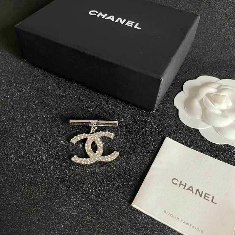 Chanel Brooch 05yxs109